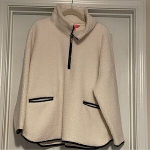 💕💕Lilly Pulitzer Cream and Black Fleece Pullover